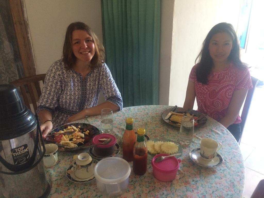 Jeges Homestay Senggigi Esterno foto