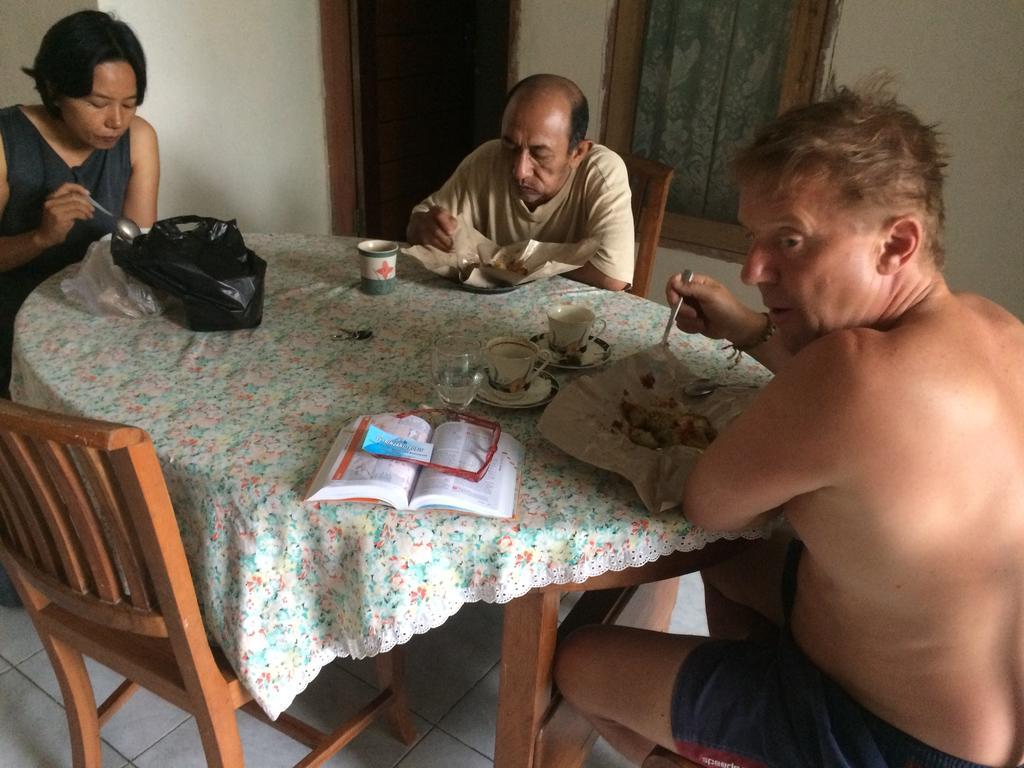 Jeges Homestay Senggigi Esterno foto