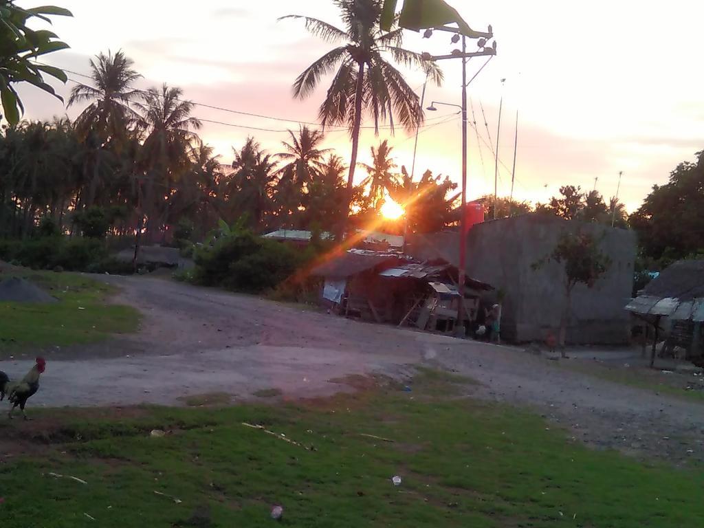 Jeges Homestay Senggigi Esterno foto