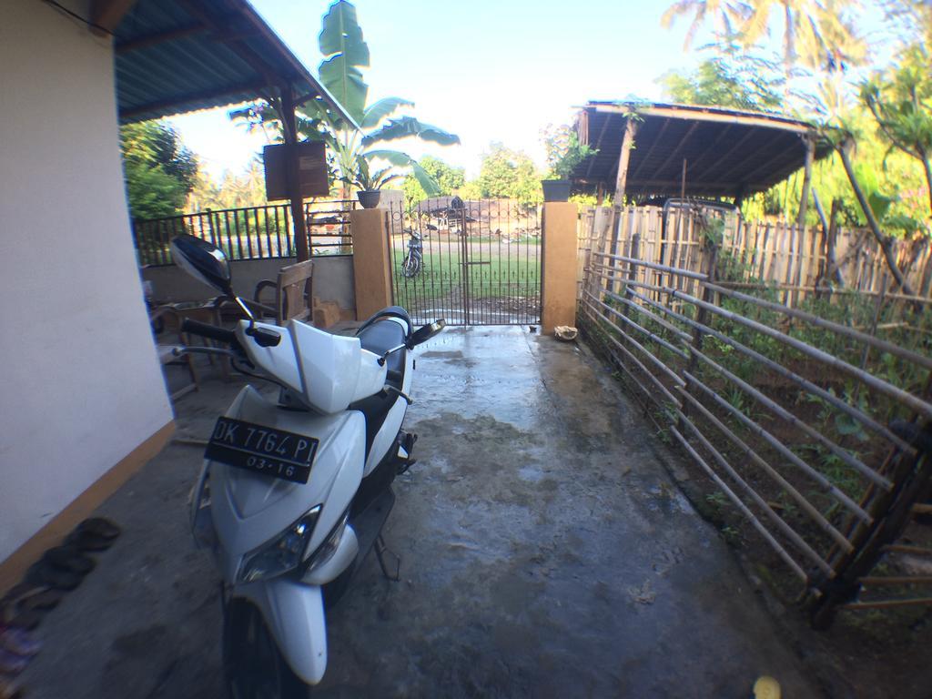 Jeges Homestay Senggigi Esterno foto
